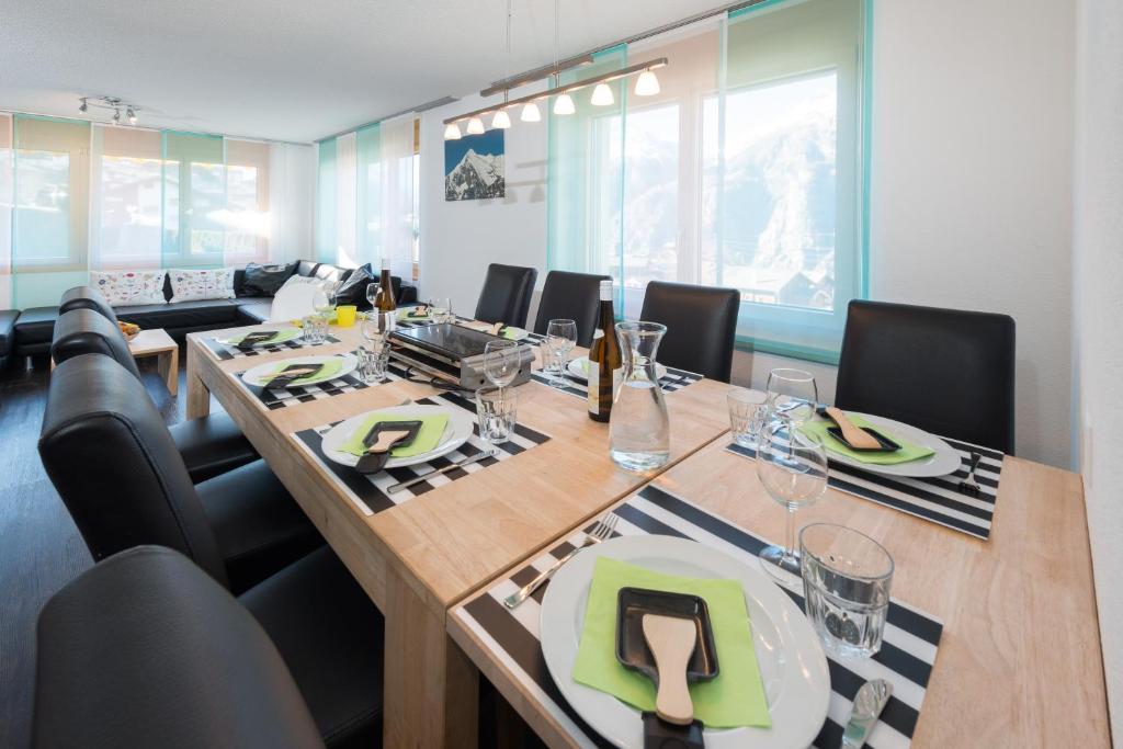 Μια τηλεόραση ή/και κέντρο ψυχαγωγίας στο AZapartments Clarino