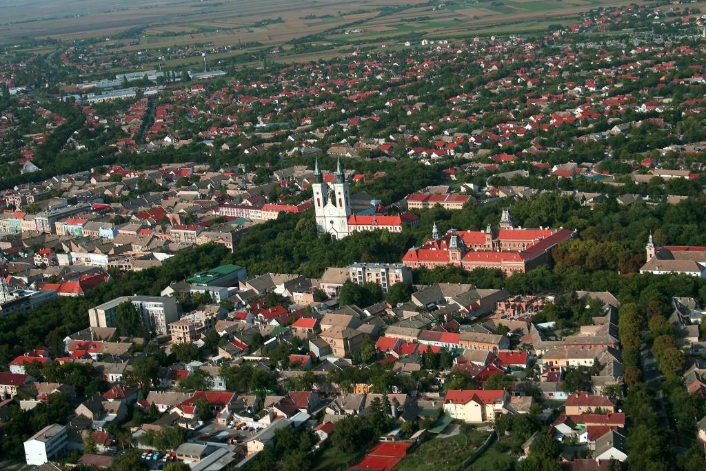 Vista generica su Sombor o vista sulla città dall'interno dell'appartamento