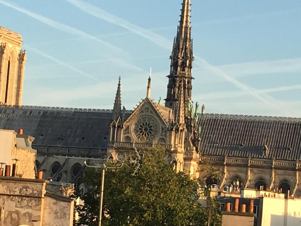 Hôtel de Notre-Dame - Resim 20