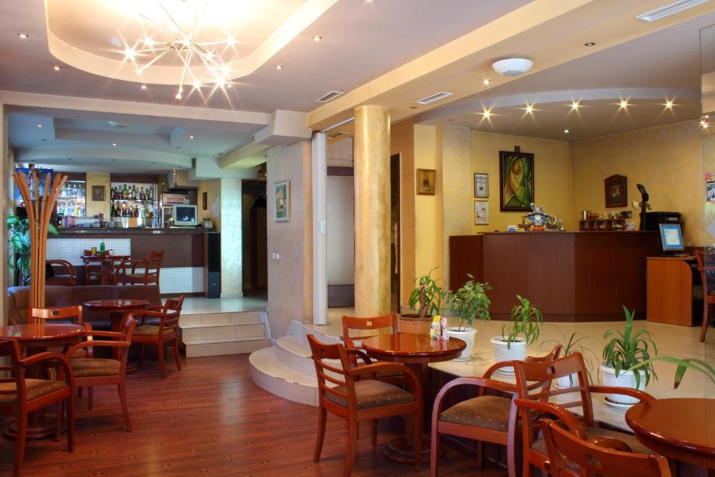 Restaurace v ubytování Fenix Family Hotel