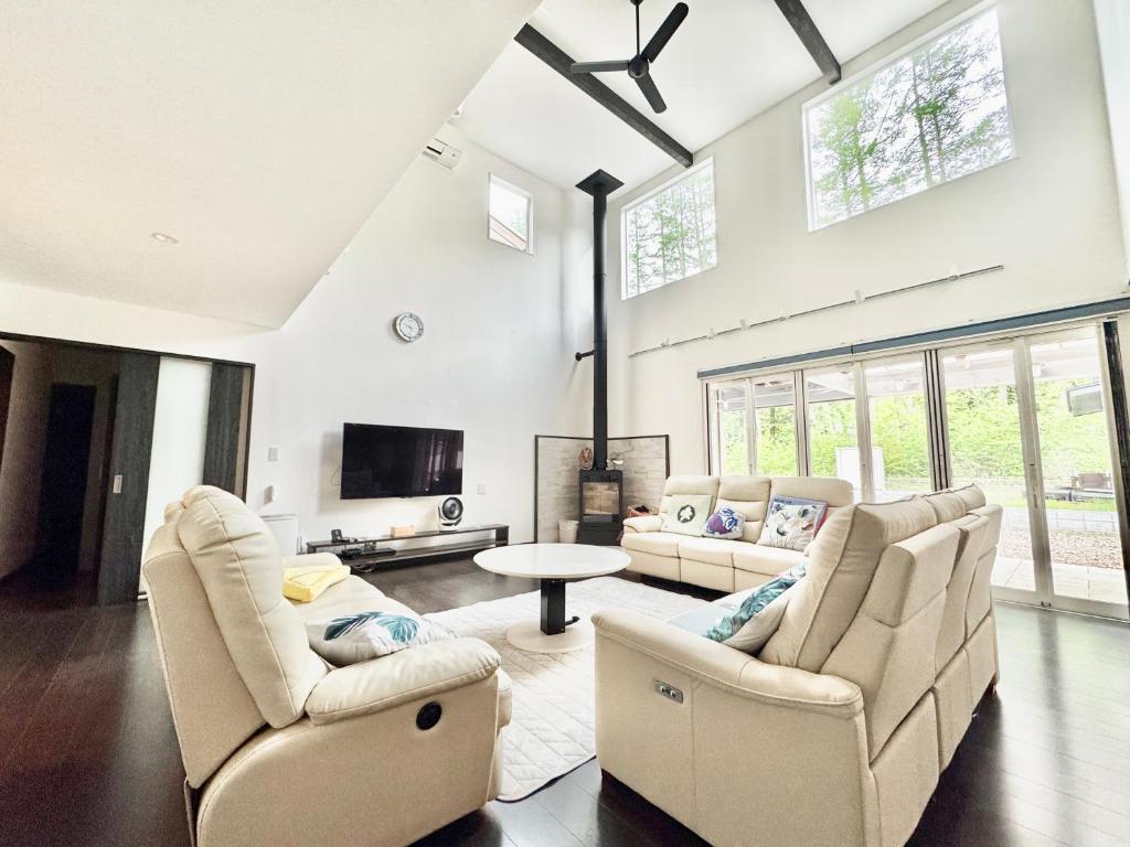 Free Airport Pick-up, Kawaguchiko Villa, Host OnSite