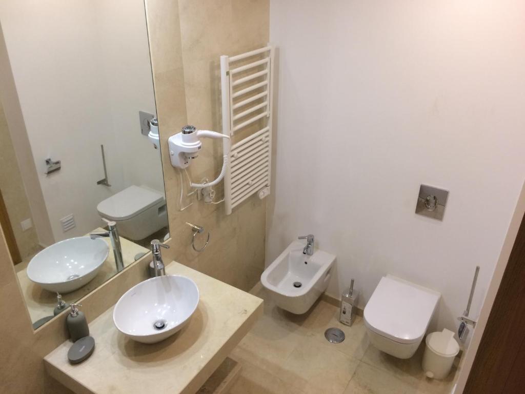 HENRI'S APARTMENTS - Pateo de Santo António - 12