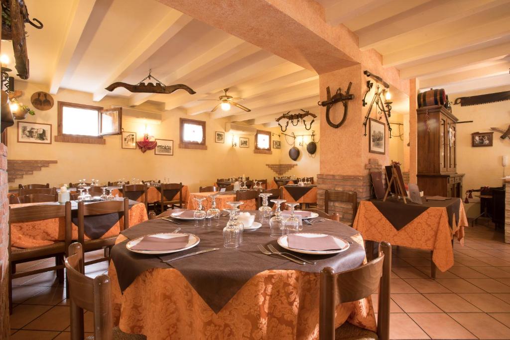 Restoran ili drugo mesto za obedovanje u objektu Agriturismo Da Merlo