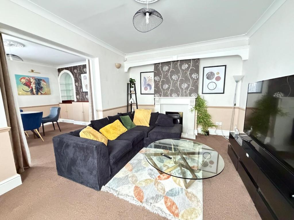 Lovely Home in Bexley with Parking - Housity