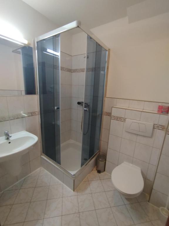 Penzión ERIKA - Habitación Triple Con Baño Privado