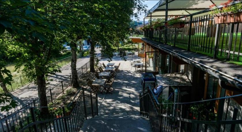 Vonkajšia záhrada v ubytovaní Albergo Ristorante Il Laghetto
