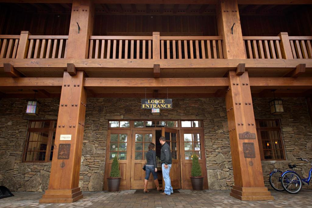 Hosté ubytování FivePine Lodge