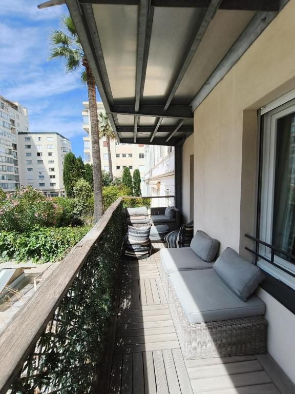 Ref MOLIERE BY Palmes d Or Properties
