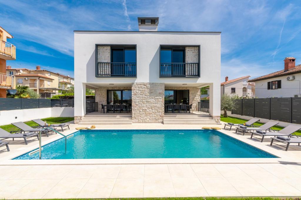 Apartments Golden Olive with shared pool