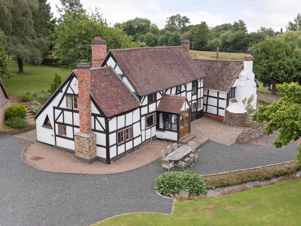 an aerial view of a house with a yard at Parkers in Mathon