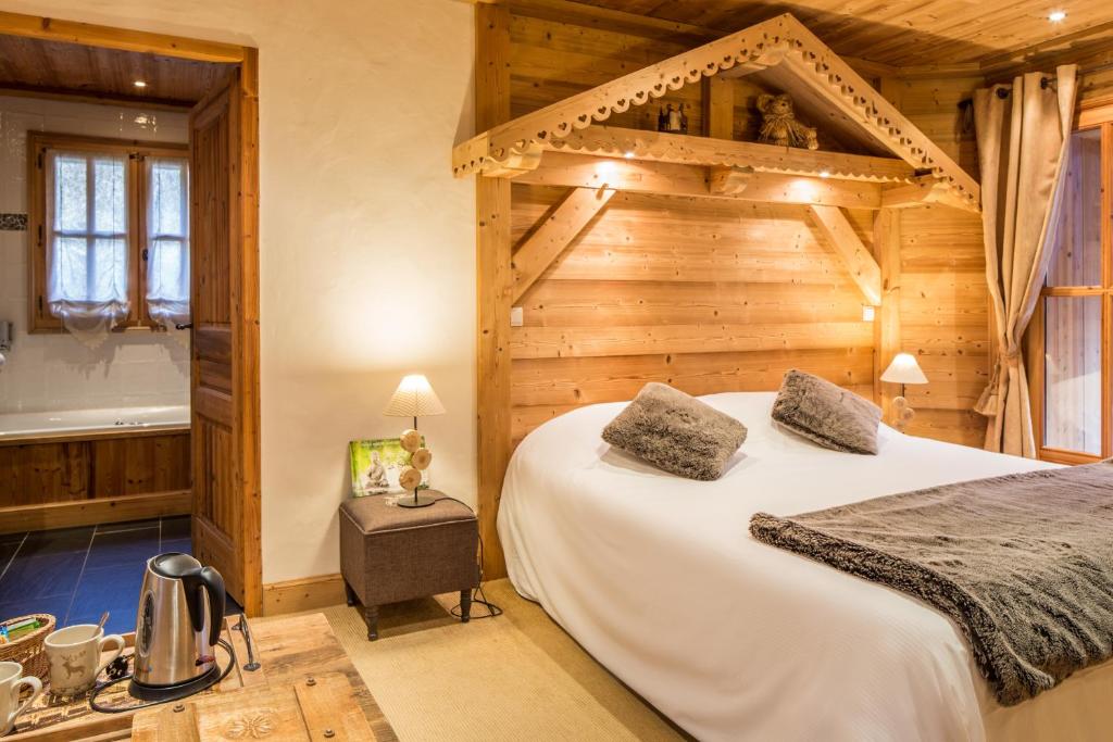 Postel nebo postele na pokoji v ubytování Hôtel Le Labrador