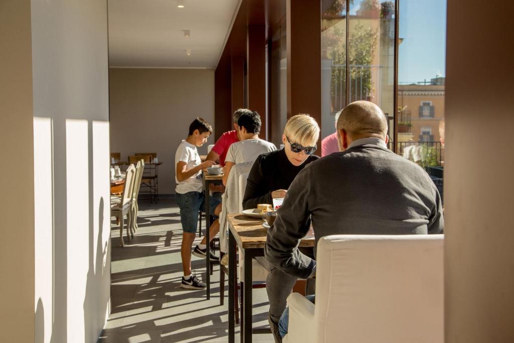 The B Place - Resim 33