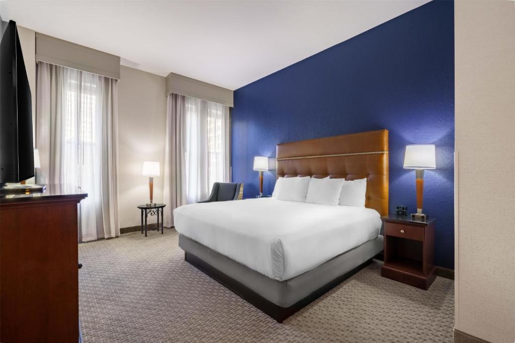 Drury Plaza Hotel New Orleans photo
