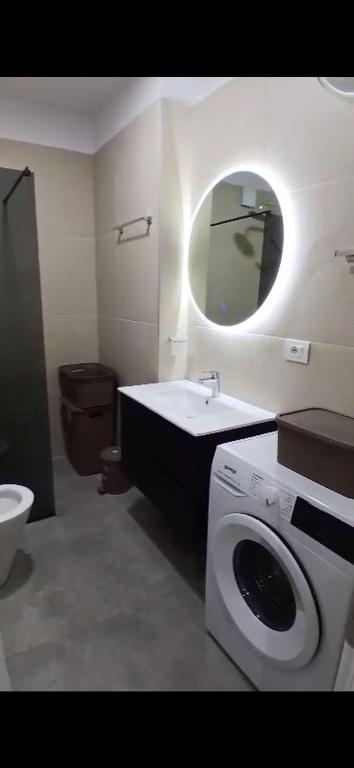 Gallery image of White apartment golem in (( Stan i Ri ))