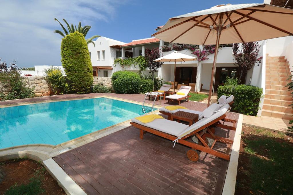 Bazén v ubytování Annabelle Beach Resort nebo v jeho okolí