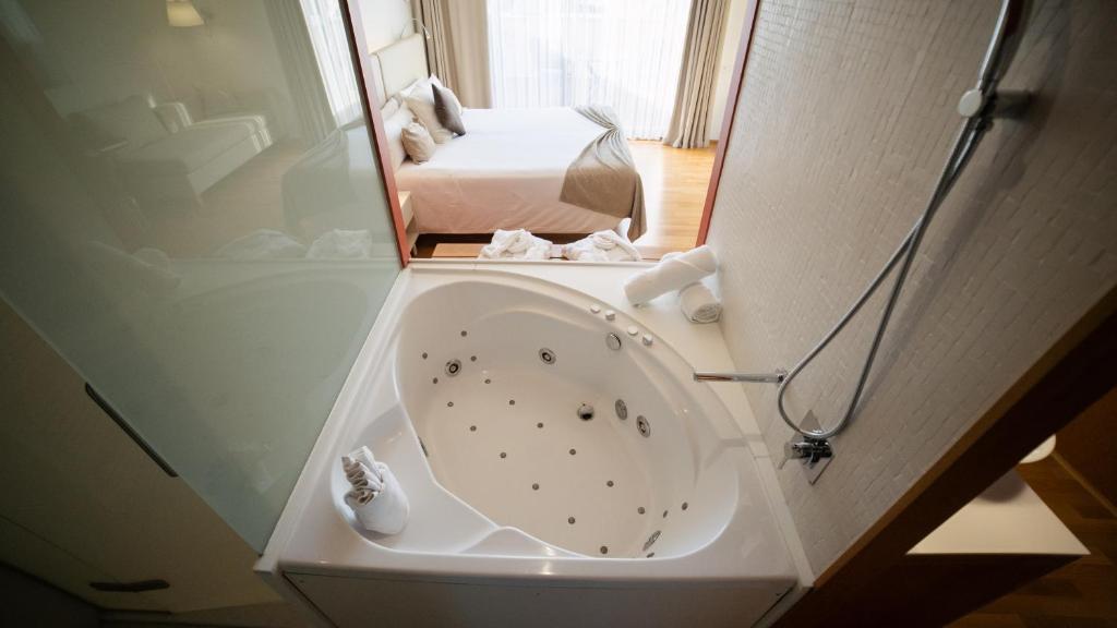 Hotel Balneario Prats - Camera Doppia Deluxe Con Vasca Idromassaggio