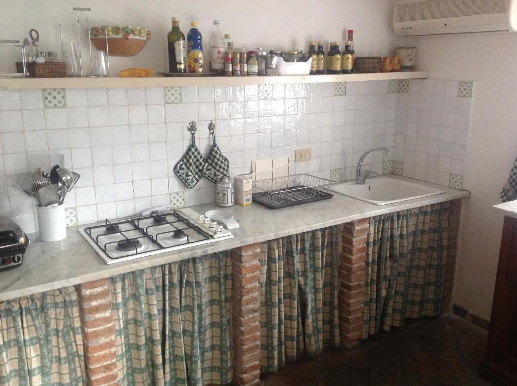 Kuchnia lub aneks kuchenny w obiekcie Ciuri Ciuri Mondello