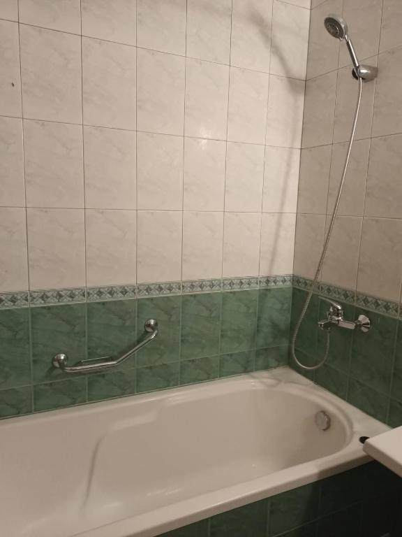 Стая с две легла