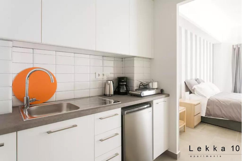 Kuchyňa alebo kuchynka v ubytovaní Lekka 10 Apartments