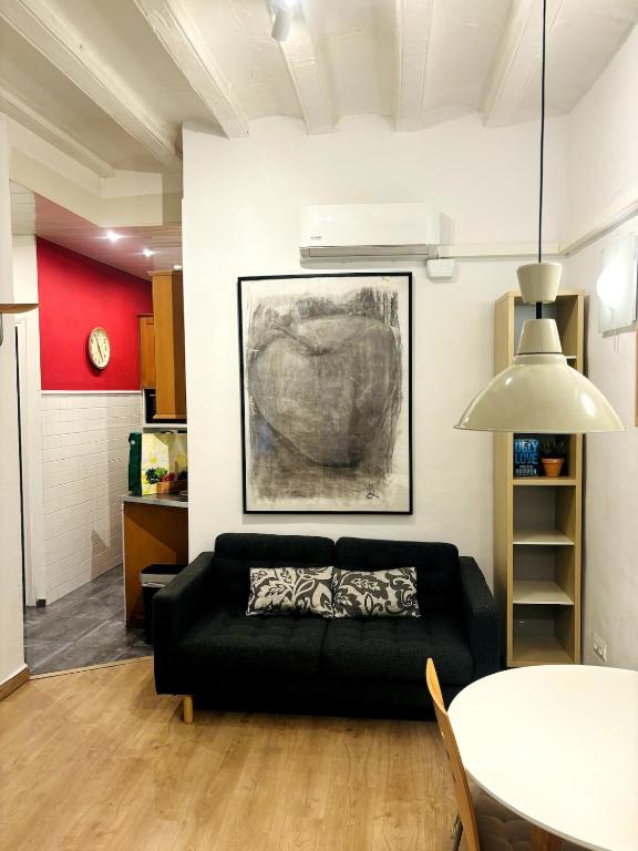 Charming Stay in Barcelona Near Las Ramblas