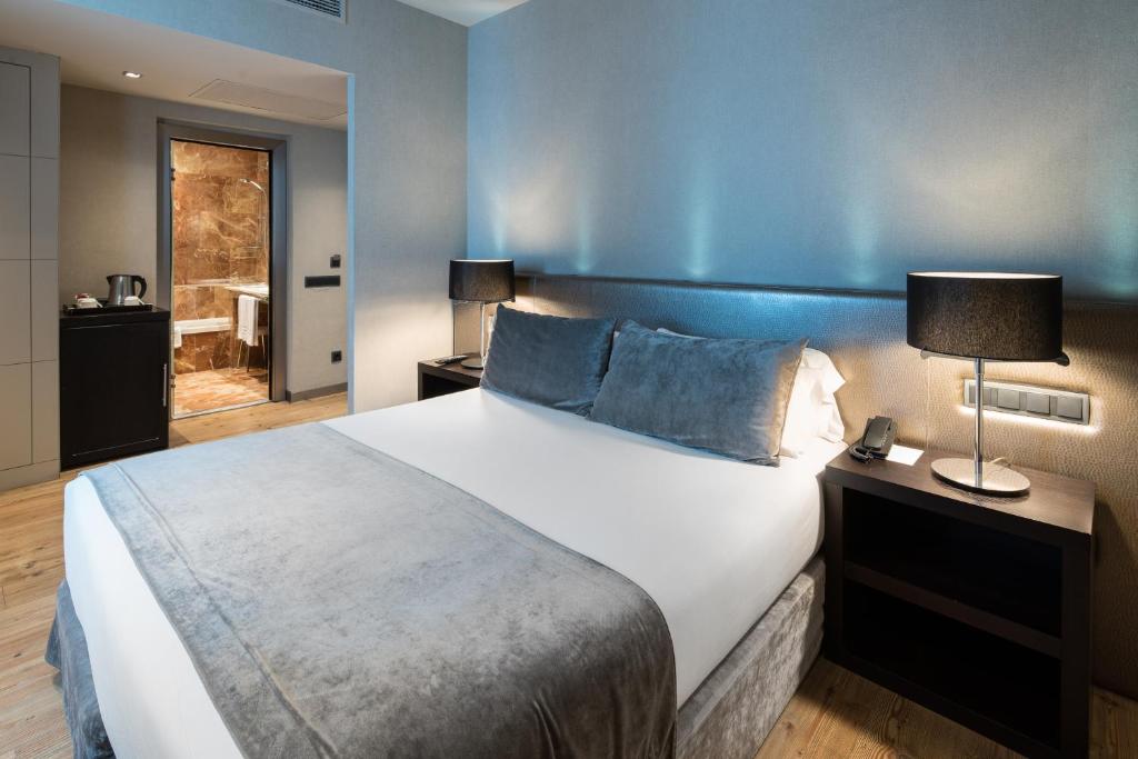 Catalonia Portal de l'Angel - 3