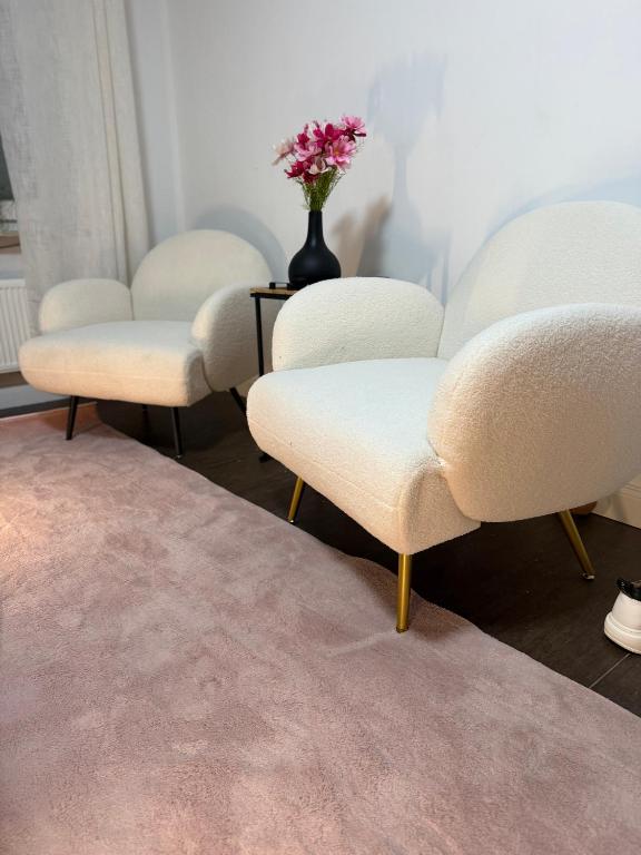 Romantiksuite Euskirchen - Three-Bedroom Apartment Suite