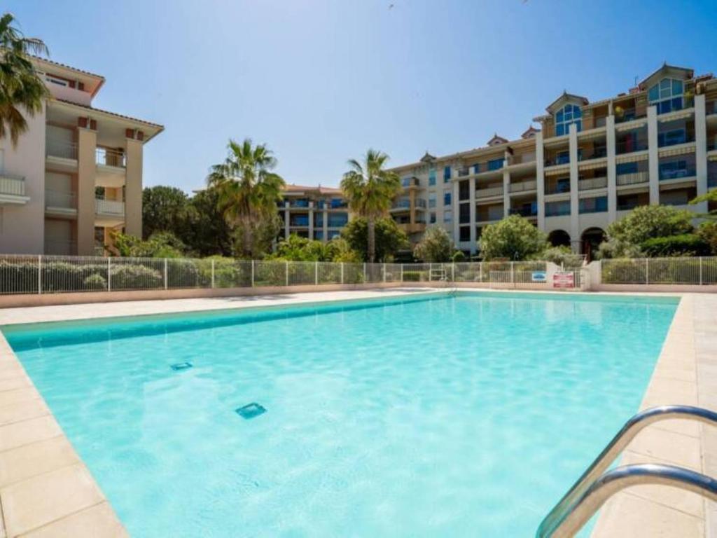 Charmant appartement bord mer dans un grand parc