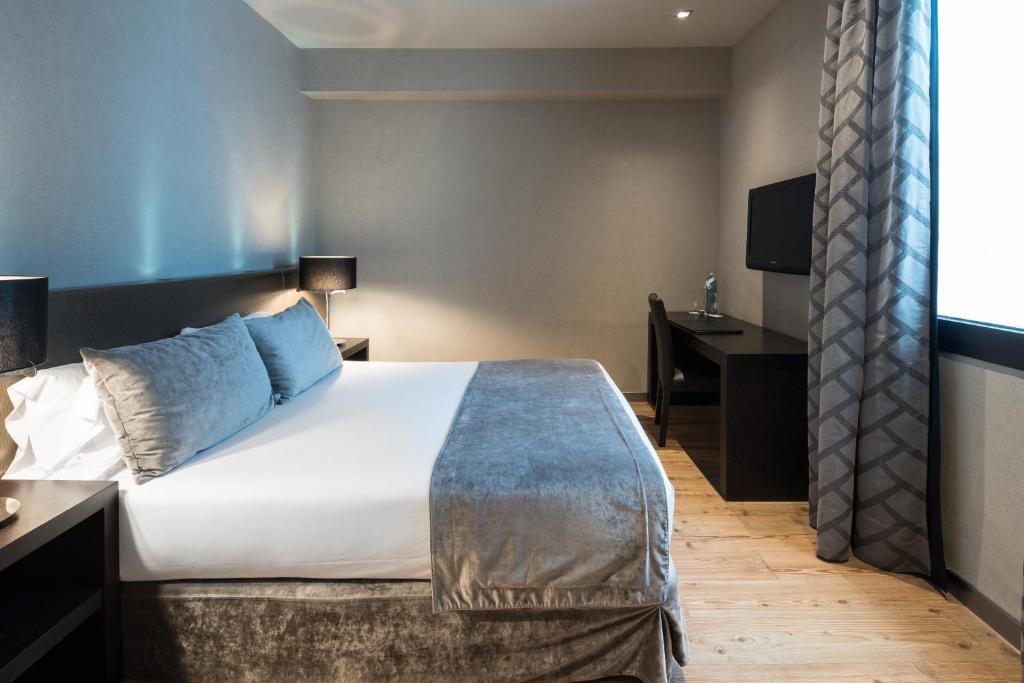 Catalonia Portal de l'Angel - 2