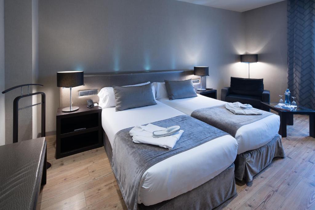 Catalonia Portal de l'Angel - Resim 39