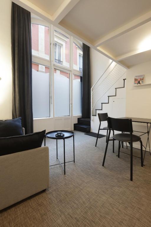 Elegant Duplex - Historical street - Center Paris