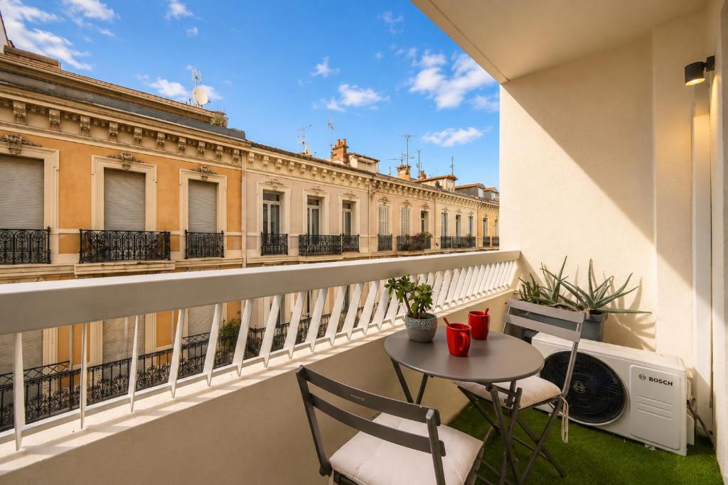 FRGK Victoria 4 Central Cannes studio Terrace, AC & Ultra-Fast Wi-Fi