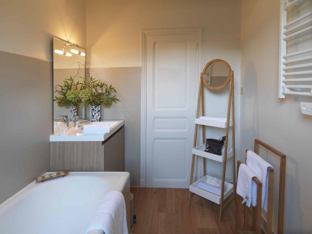 Logis Hotel Restaurant LA BARGUILLERE - Habitación Doble