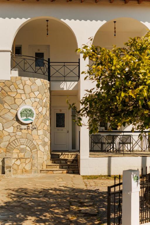 Pine in the sea II Boutique apartment-Nikiti