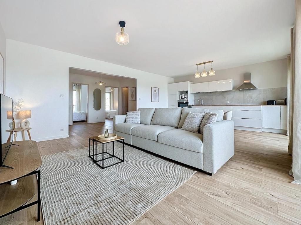 Superbe Appartement 6 personnes - Terrasse vue mer à Antibes - Climatisation - Parking Privé