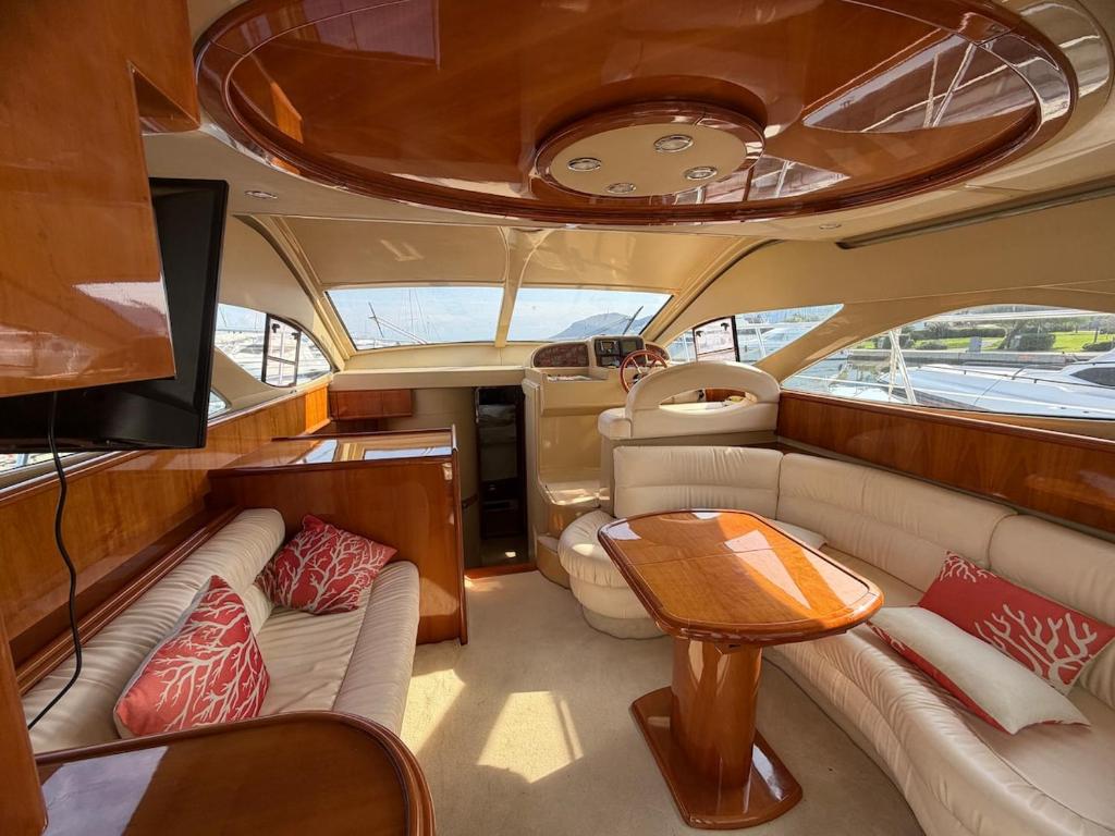Unique stay aboard a boat