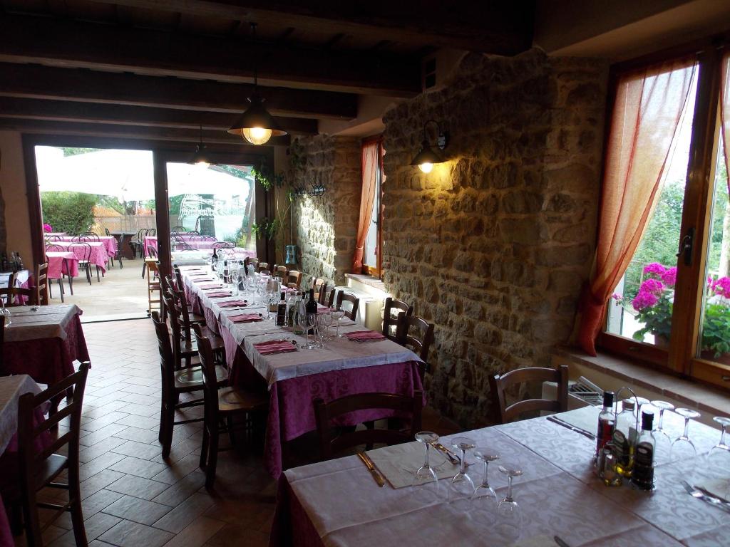 Restauracja lub miejsce do jedzenia w obiekcie Osteria Belvedere