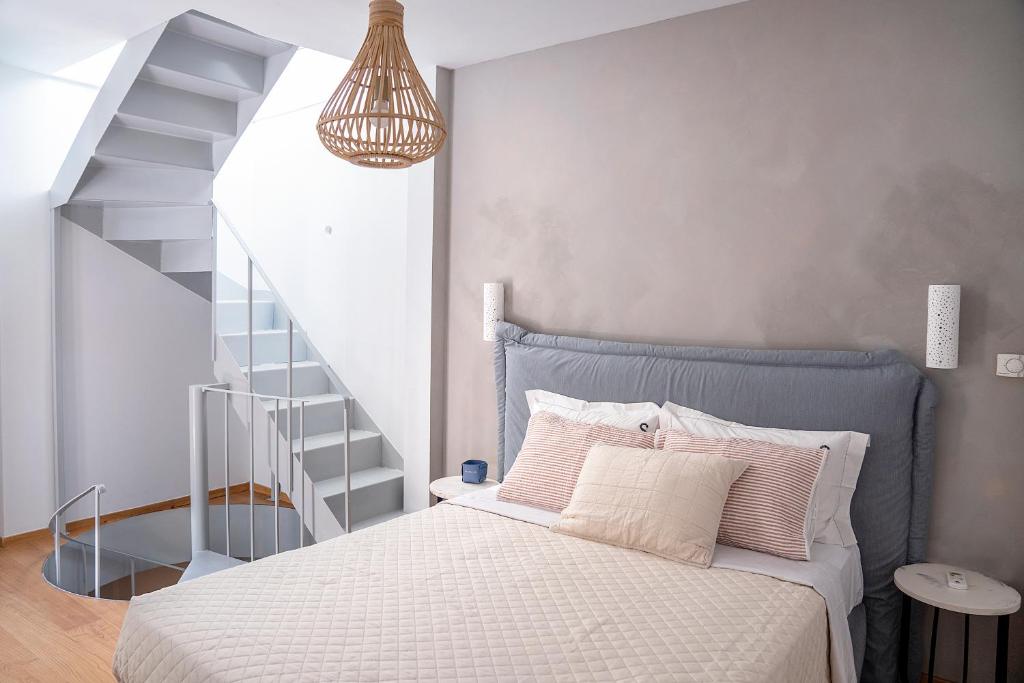 Cozy Hideaway: Serenity, Charm & Athenian Delights