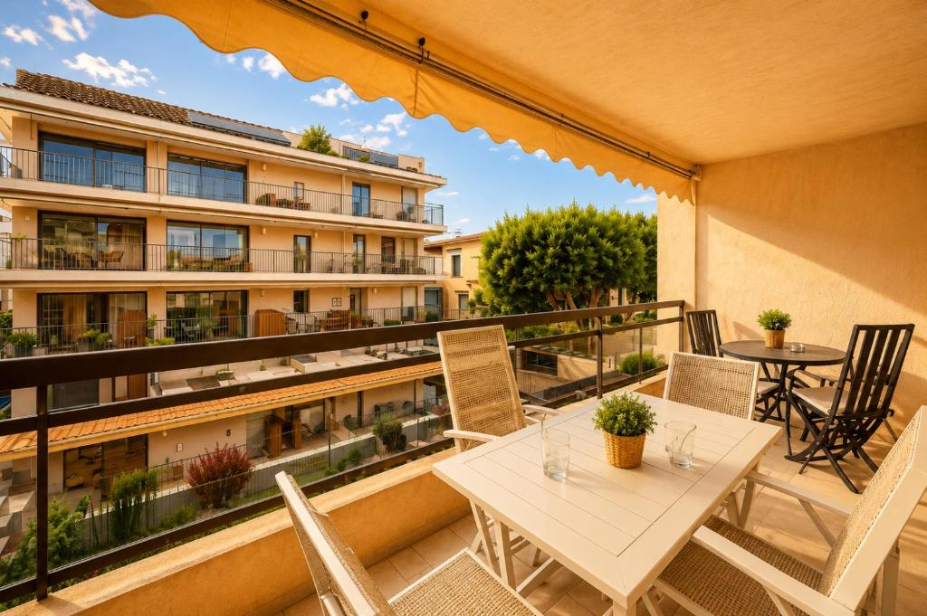 FRGK Athena Palm Beach 1BR Terrace, AC & Ultra-Fast Wi-Fi