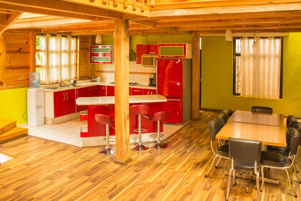 Kuchyň nebo kuchyňský kout v ubytování Cabañas el Chalet