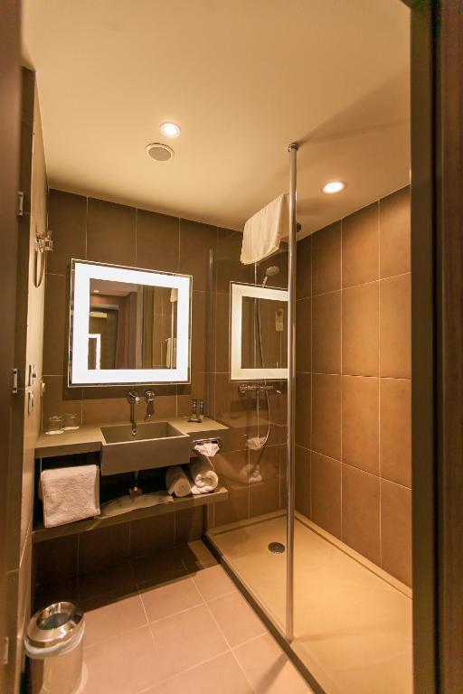 Um banheiro em Novotel Diyarbakir