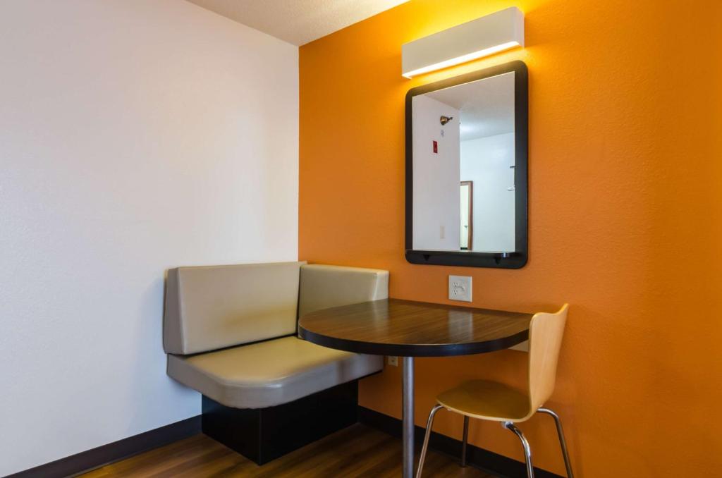 Motel 6-Lincoln, NE - Chambre Queen Avec Deux Lits Queen - Accès Aux Personnes Handicapées - Non-fumeurs