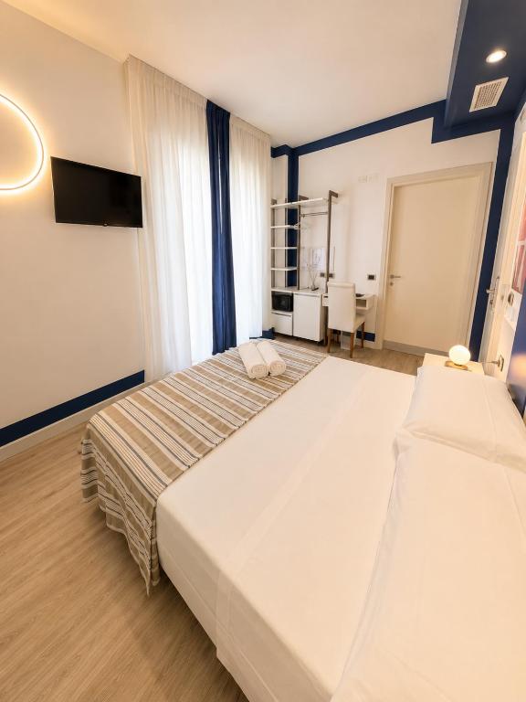 Hotel Karinzia - Classic Double Room With Partial Sea View