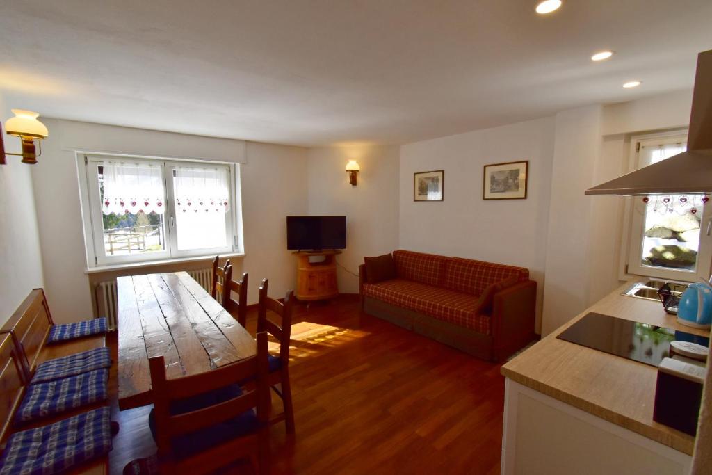 MIRADOLO, Madonna di Campiglio — property photo 1