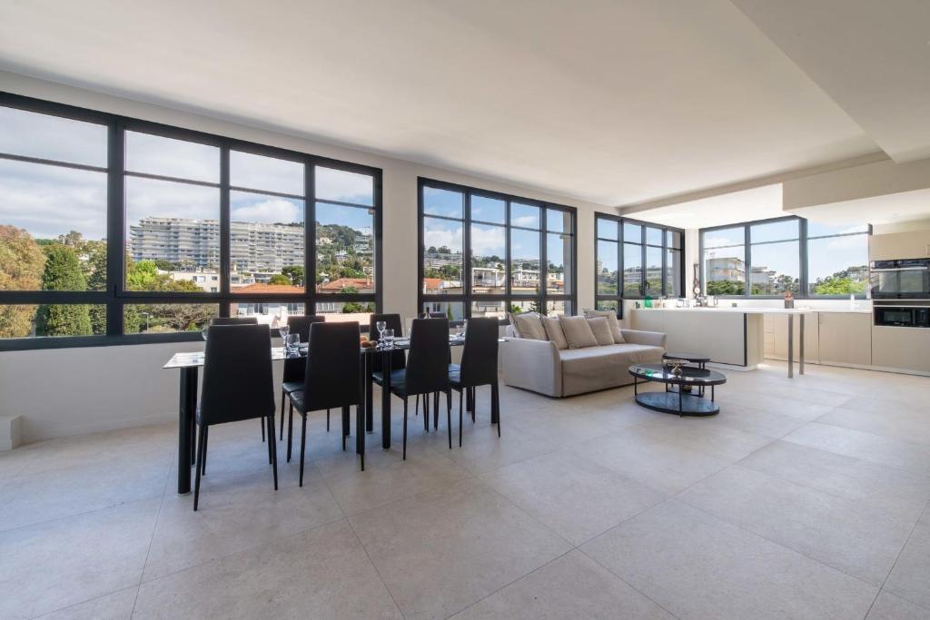 3-Br Top Floor with Rooftop Cannes