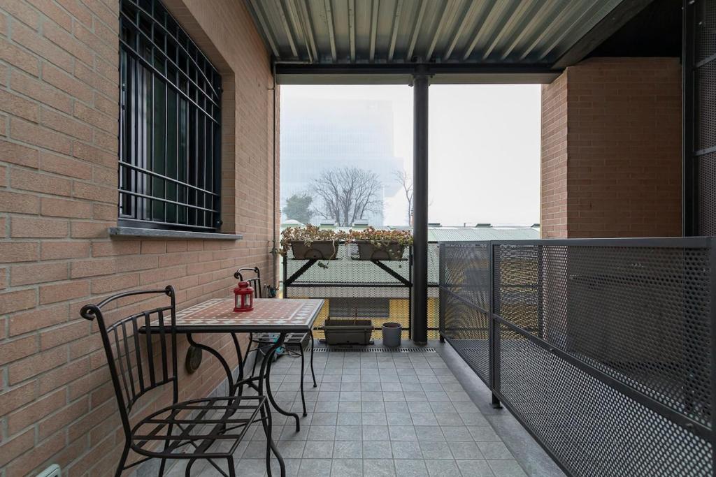 Xenia Milano - 2 rooms apt in Via Ampola 5