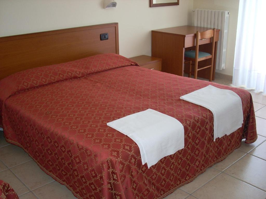 Hotel Margherita - Doppel- Oder Zweibettzimmer Mit Balkon