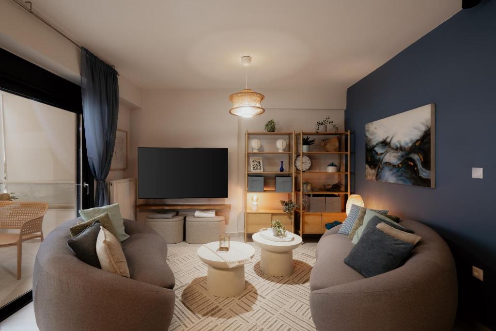 1BR Brand New Suite, Private Parking, Near Metro