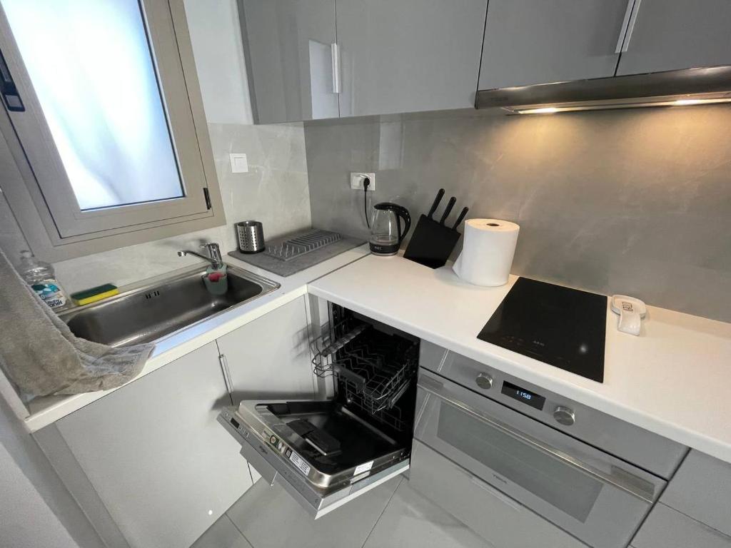 Poseidonos, two bedrooms, Damaskinou apartments