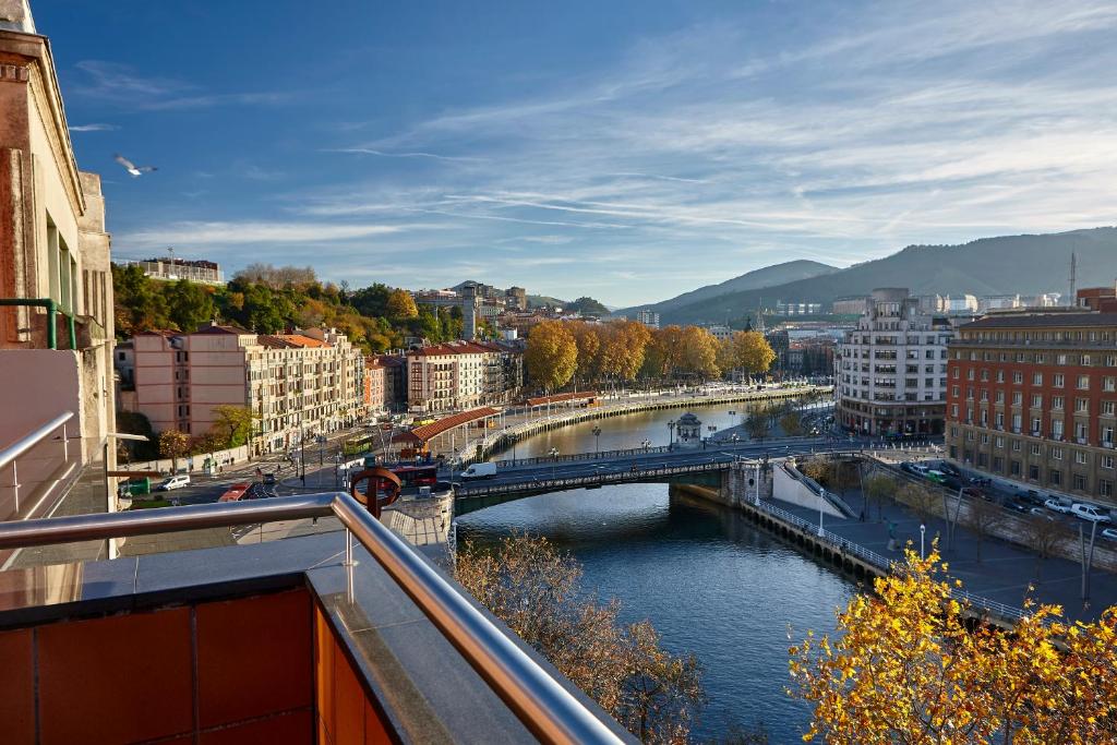 Hotel Bilbao Plaza - Resim 40