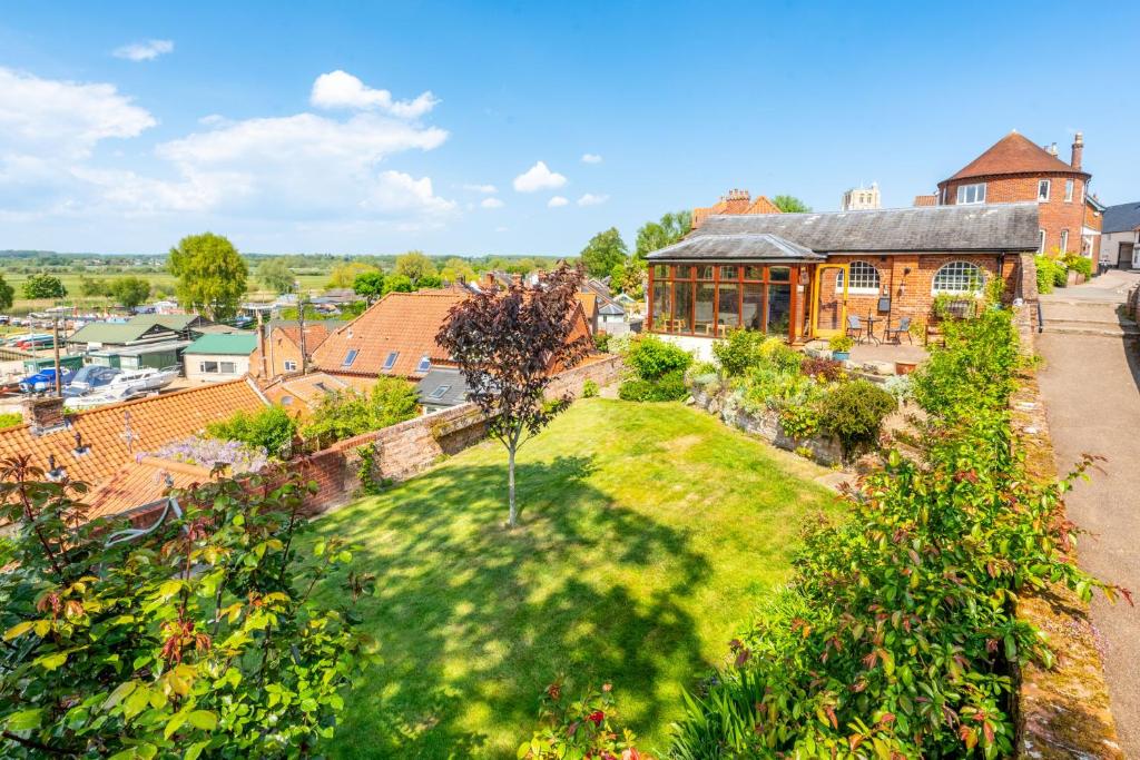 an aerial view of a house with a yard at Ballygate Stable in Beccles